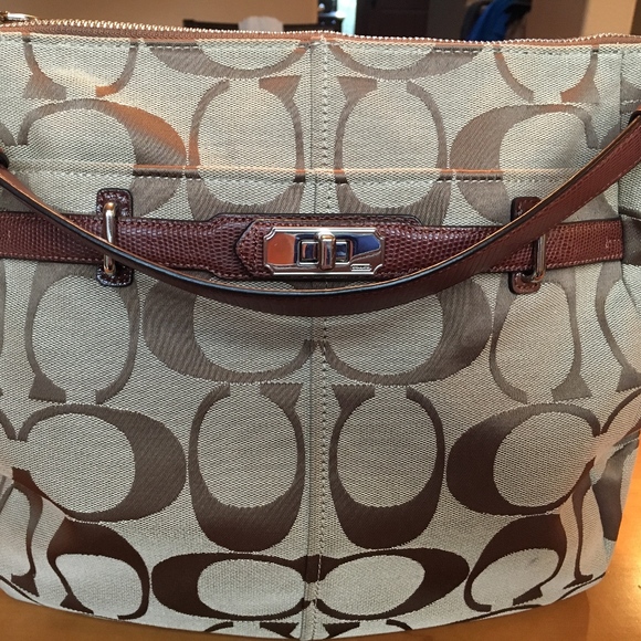 Coach Handbags - Authentic Coach Ashlynn Signature Fabric Hobo Bag